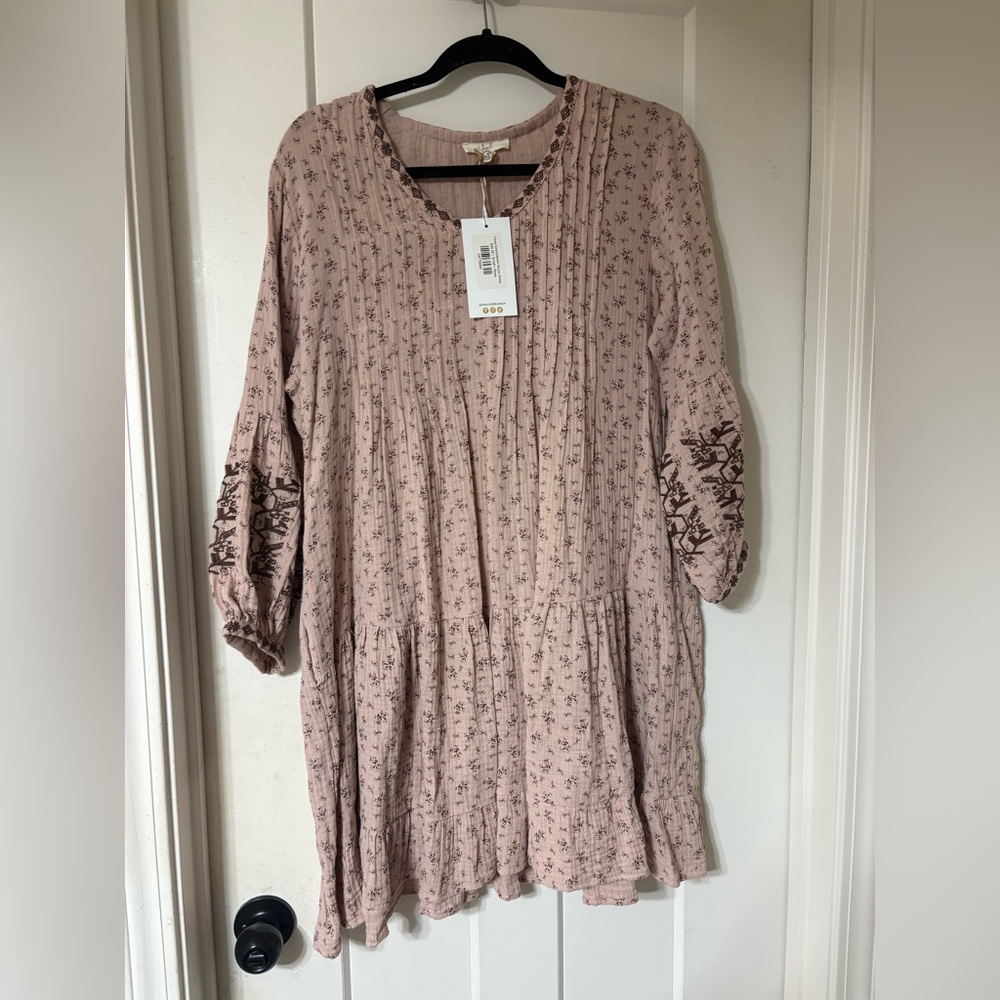 Easel Boho Floral Pintuck Tunic Dress in Dusty Rose